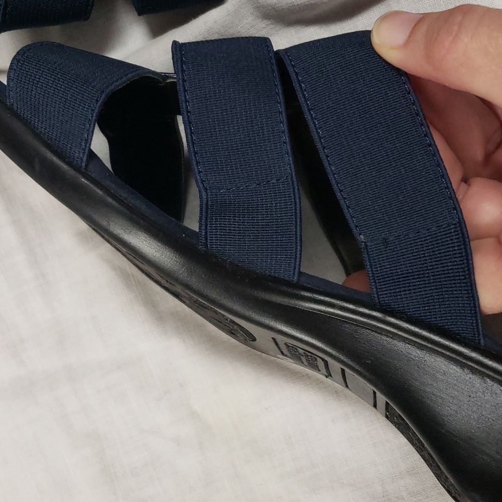 💥CLEARANCE💥Mootsies Tootsies Navy Strappy Slide Sandals Sz 9.5M - Picture 8 of 12